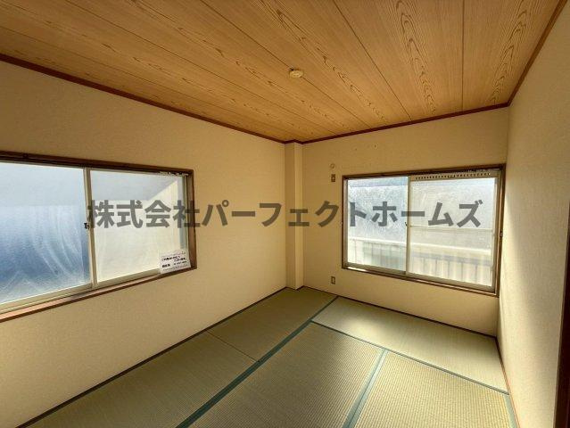 河合ハイツ池之宮の和室|和室ならではの温かな和の空間で寛ぎの時間を過ごせます