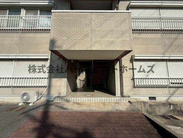 河合ハイツ池之宮のエントランス|清潔なエントランスです