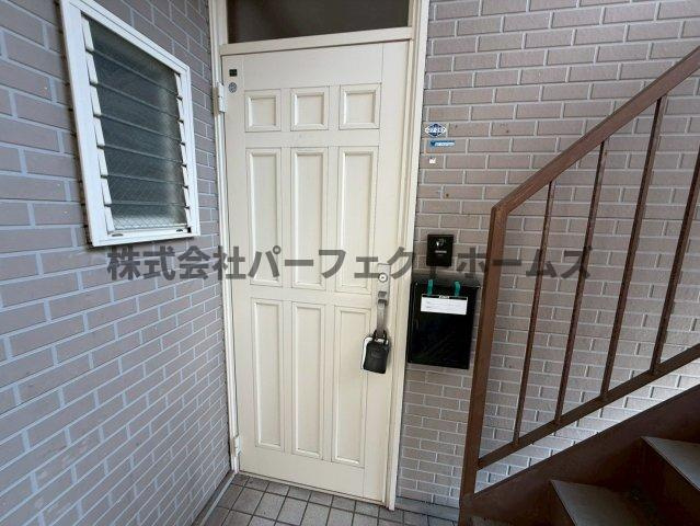 河合ハイツ池之宮の玄関|きれいな玄関です