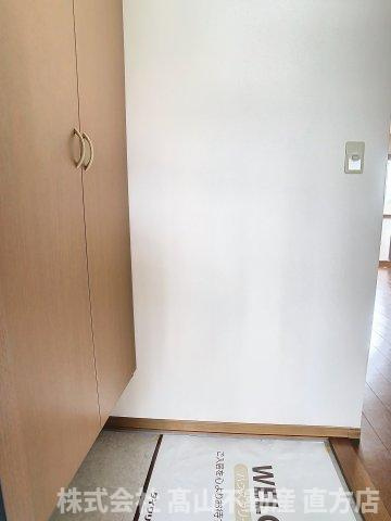 パインテールの玄関