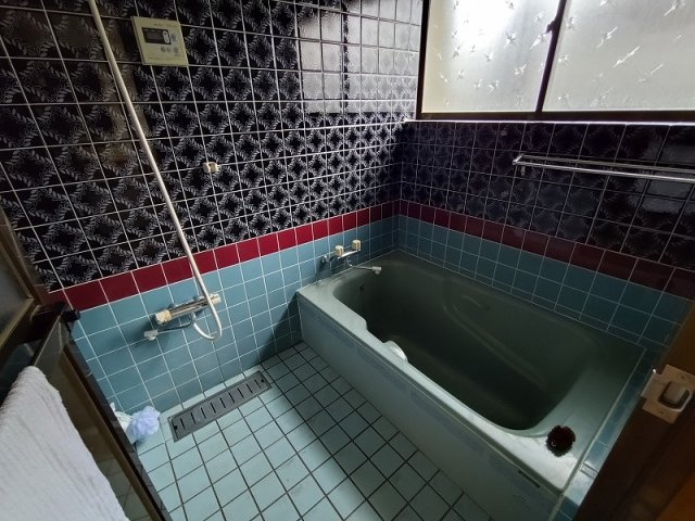 安来市切川町戸建の浴室