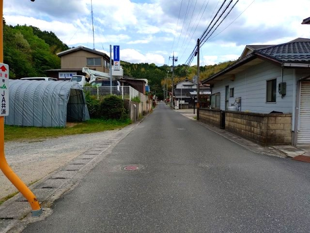 安来市切川町戸建の前面道路含む現地写真