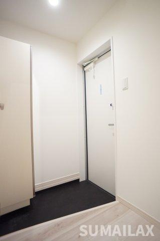 熊本市東区長嶺西２丁目のアパートの玄関
