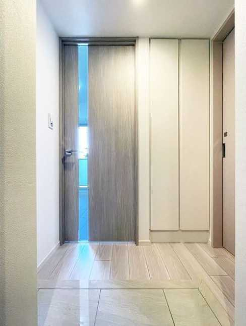 ベルファース三軒茶屋　フリーレント1か月　礼金0　築浅の玄関