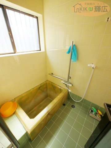 高砂市高砂町藍屋町　中古戸建の浴室