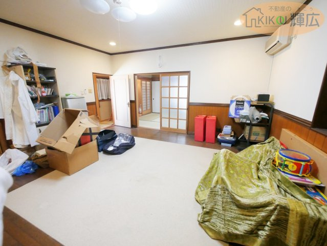 高砂市高砂町藍屋町　中古戸建の寝室