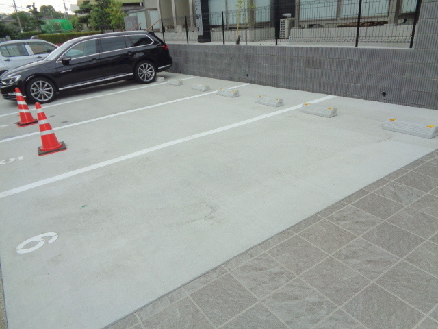 ハイム　ルーエⅠの駐車場