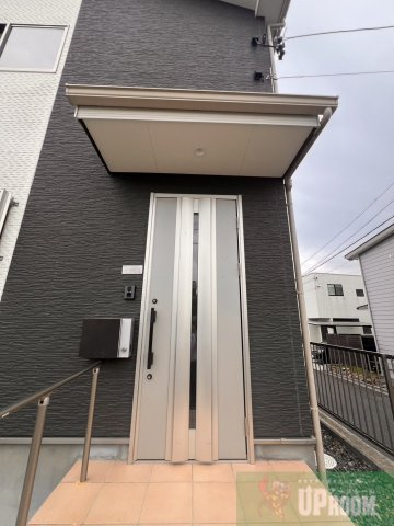 リースホーム上志段味IIA棟のエントランス