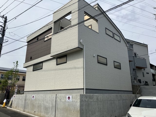 戸建 横浜市神奈川区六角橋５丁目の外観