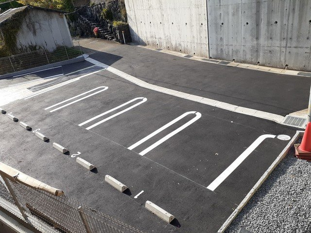 グリーンヒルズの駐車場
