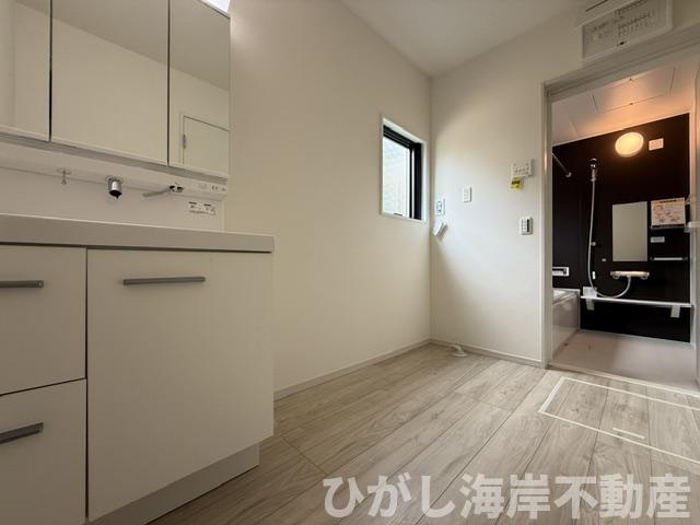 茅ヶ崎市南湖4丁目　新築戸建　全２棟の脱衣所|脱衣スペース
