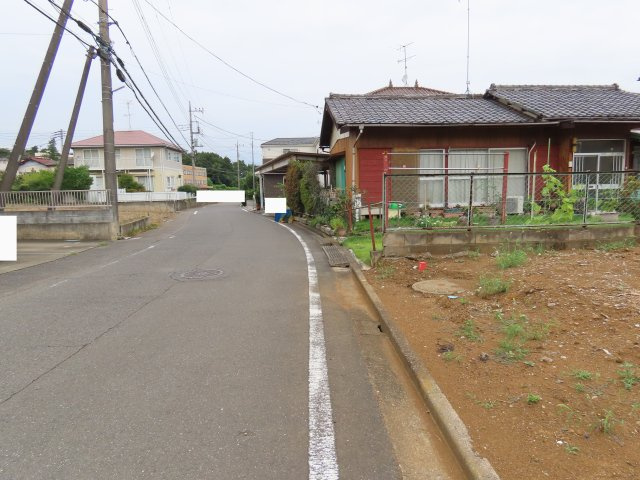 川越市かすみ野売地の前面道路含む現地写真