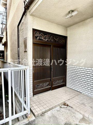 上ノ島貸家のエントランス