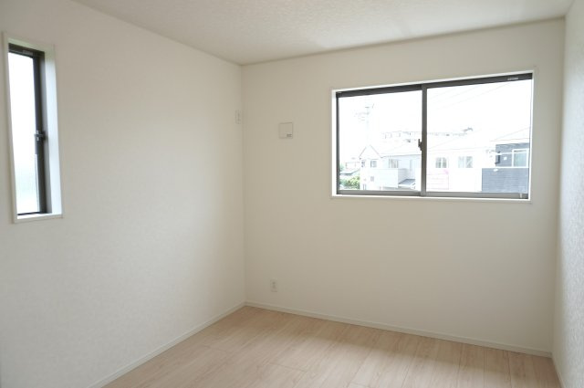 草加市瀬崎5丁目 新築分譲住宅 全10棟 10号棟の洋室|5.7帖