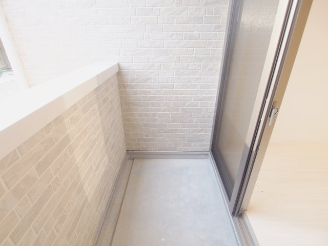 広島市安佐南区上安３丁目のアパートのバルコニー