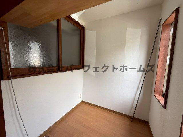 禁野本町1丁目戸建　賃貸の洋室|スタンダードな洋室です