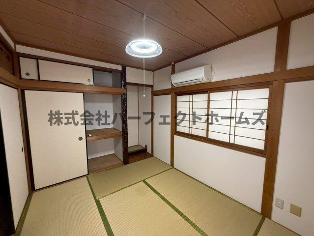 禁野本町1丁目戸建　賃貸の和室|日本らしい落ち着いた雰囲気の和室です