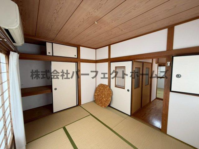 禁野本町1丁目戸建　賃貸の和室|日本らしい落ち着いた雰囲気の和室です