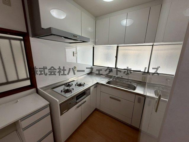 禁野本町1丁目戸建　賃貸のキッチン|キッチンでお料理をお楽しみください