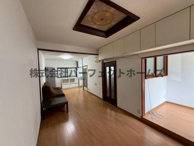 禁野本町1丁目戸建　賃貸の居間・リビング|おしゃれなリビングです