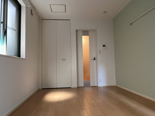 ウィステリアの居間・リビング|同建物別室参考写真
