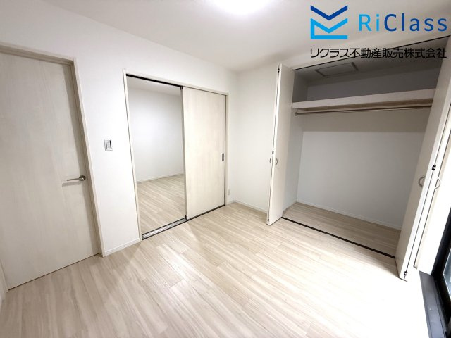 中古戸建　神戸市兵庫区清水町1の洋室|大きなクローゼットあります