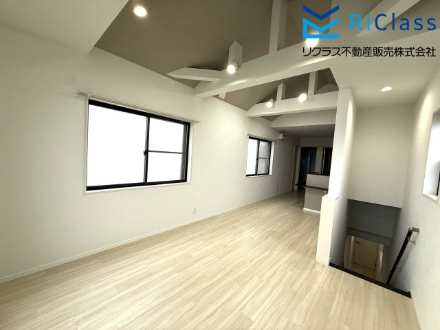 中古戸建　神戸市兵庫区清水町1の居間・リビング|ゆったりとしたリビングです