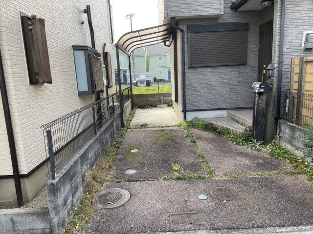 大阪狭山市池尻北・一戸建ての駐車場