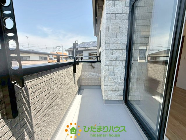 久喜市本町2丁目2期　新築一戸建て　03のバルコニー