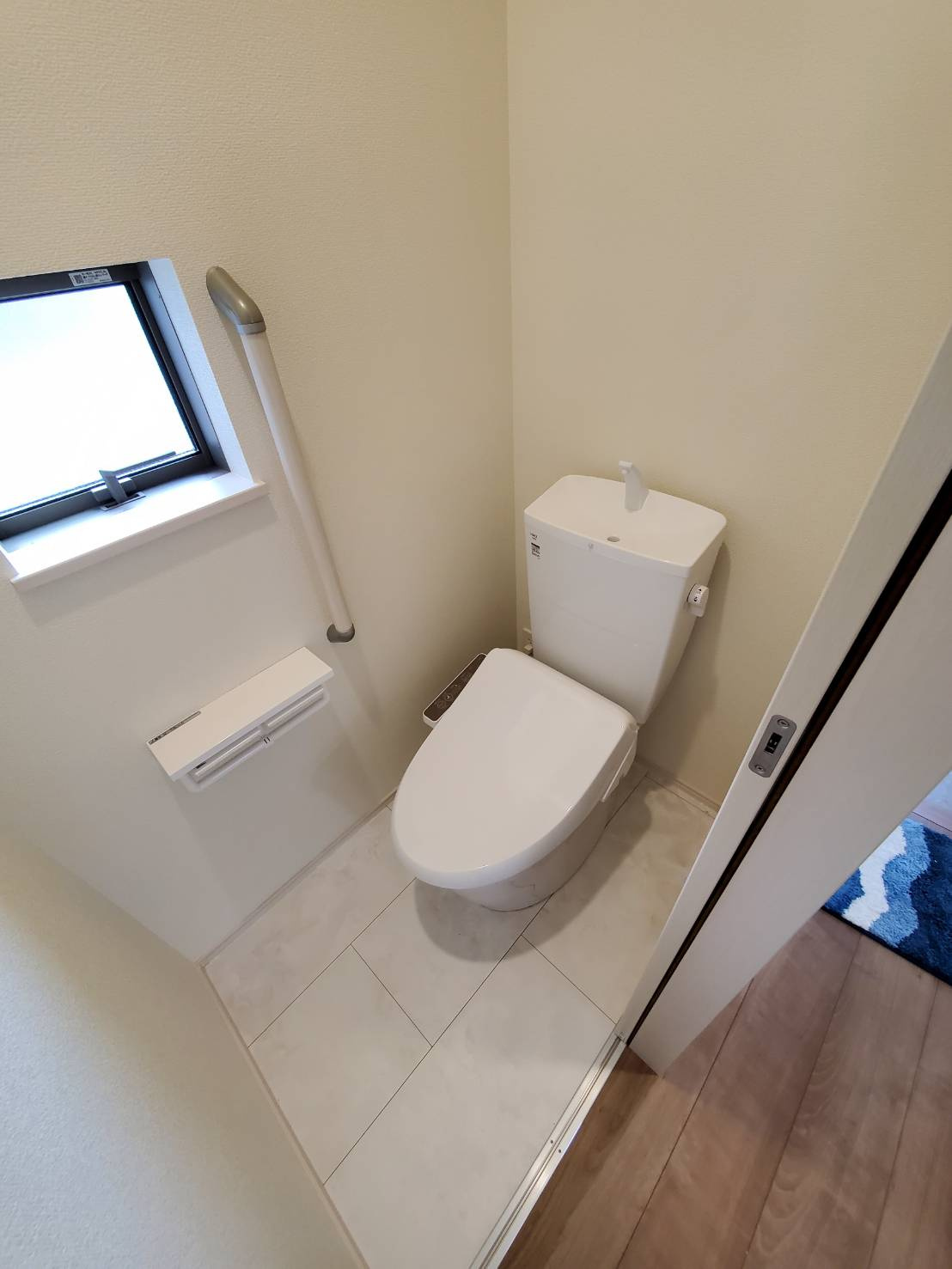 三郷市　戸ケ崎　新築戸建　全2棟のトイレ|落ち着いたトイレです
