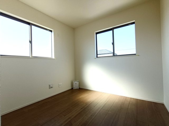 三郷市　戸ケ崎　新築戸建　全2棟の洋室|施工例です