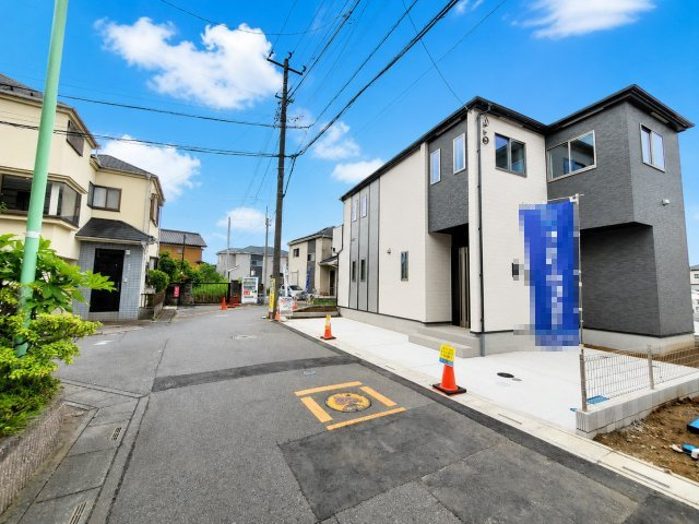 三郷市　戸ケ崎　新築戸建　全2棟の前面道路含む現地写真|前面道路含む現地写真です