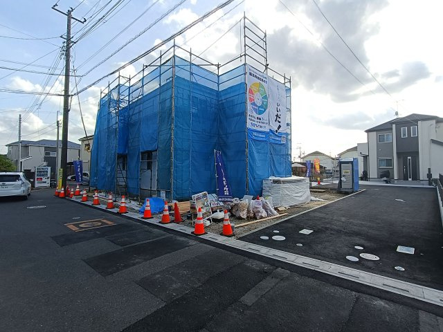 三郷市　戸ケ崎　新築戸建　全2棟の前面道路含む現地写真|前面道路含む現地写真です