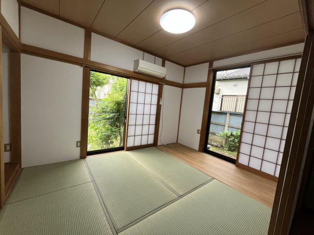 さいたま市岩槻区貸家の居間・リビング|ゆったりとした居間です