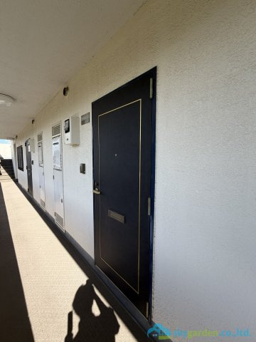 ライオンズマンション東海大学前の玄関