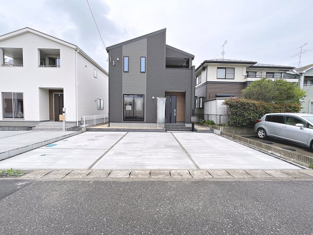 新築戸建・新築建売　郡山市御前南4丁目第2　朝日が丘小・第七中の外観|駐車スペースは3台可能です！（車種による）小学校まで徒歩3分で通学便利です！