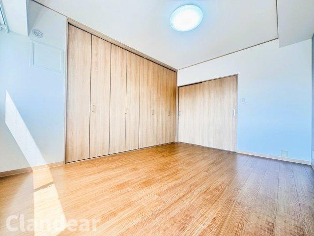 グリーンパーク第9綾瀬の洋室|ドキドキの新生活も、安心してスタート。ぴったりの住まいを見つけませんか？クランディアが一緒に住まい選びをサポートします‼　まずは、お気軽にお問合せください　＃クランディア