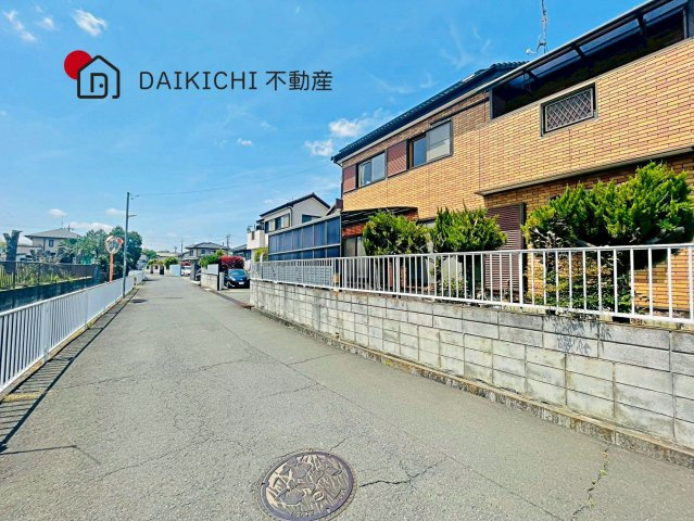 【前面道路含む現地写真】 | 比企郡川島町大字下伊草　中古戸建　