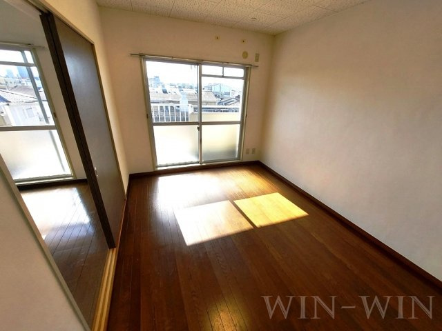 レ・セゾン菰口 Aの居間・リビング|イメージ（同建物内別部屋の写真です）