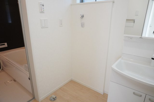 越谷市大字大林 新築分譲住宅 全2棟 1号棟の独立洗面台