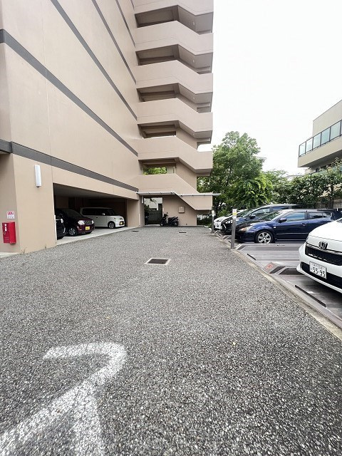 尼崎市東塚口町１丁目の賃貸マンションの駐車場|駐車場完備です