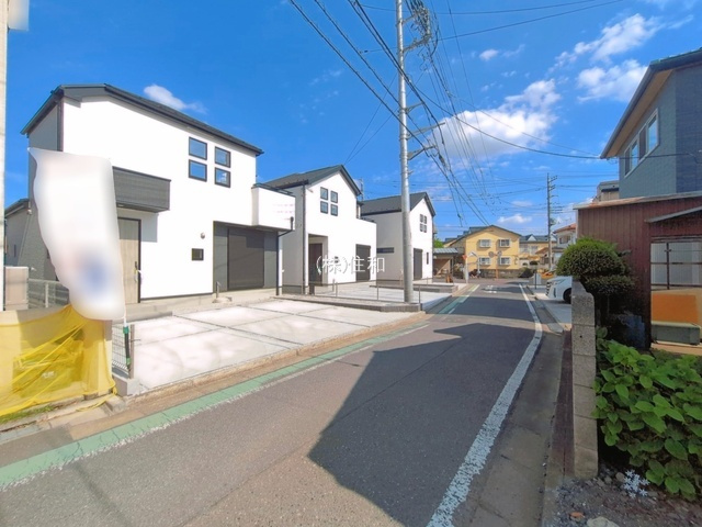 【新築分譲住宅】富士見市上沢11期の前面道路含む現地写真