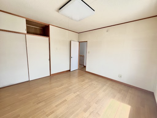売中古戸建　中央区初生町の洋室|子ども部屋や書斎、趣味部屋など多彩に活用でき、家族みんなが快適に暮らせます。
