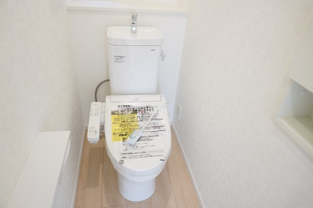 越谷市大字大林 新築分譲住宅 全2棟 2号棟のトイレ|1階