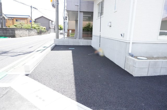 越谷市大字大林 新築分譲住宅 全2棟 2号棟の駐車場