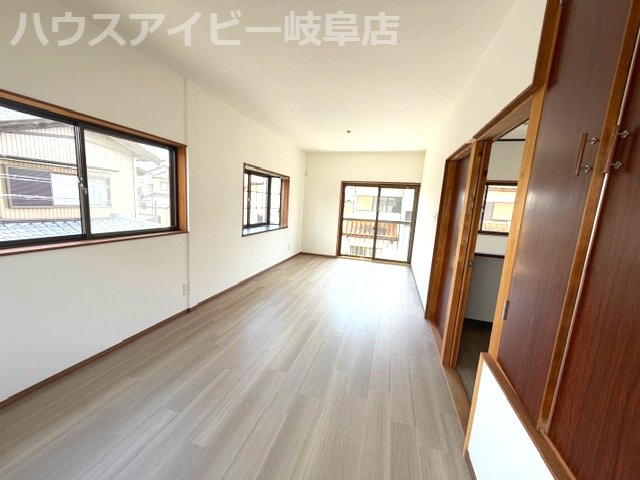 【居間・リビング】の画像
