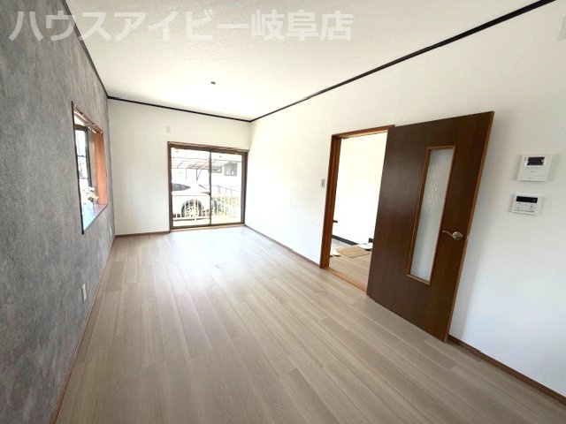 【居間・リビング】の画像