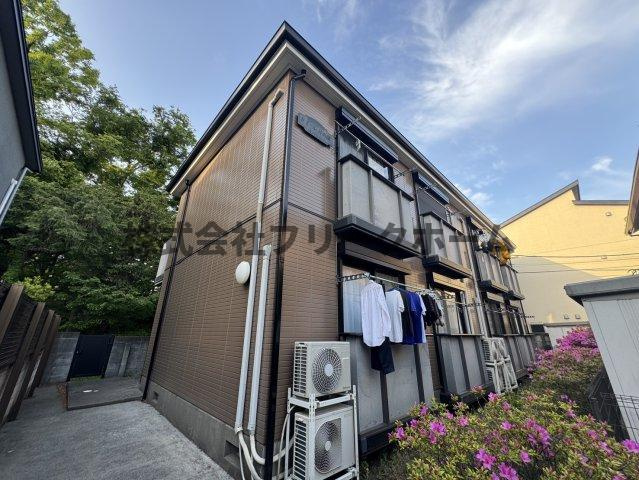 三鷹市井の頭５丁目のアパートの外観