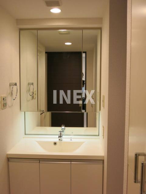 横浜市中区吉田町の賃貸マンションの独立洗面台