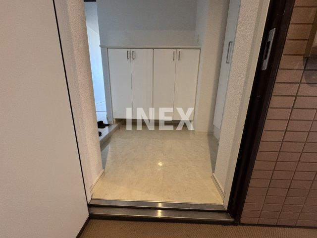 横浜市中区吉田町の賃貸マンションの玄関